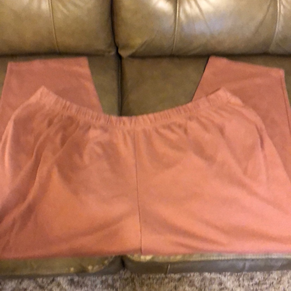 Lt brown soft knit pull on Capri pants